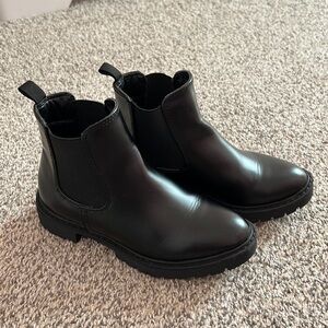 Girls Gap black booties